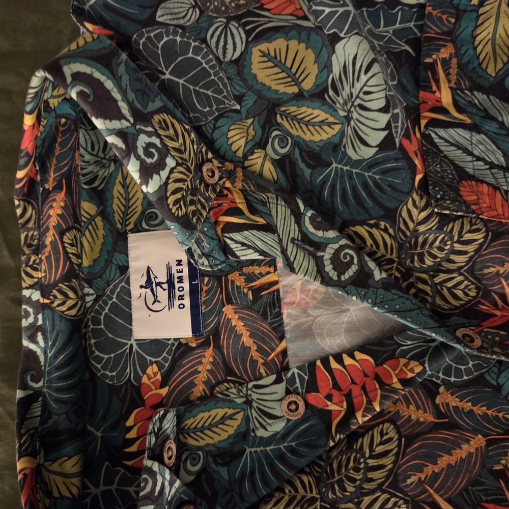 Oromen Vibrant Leaf Pattern Men's Shirt